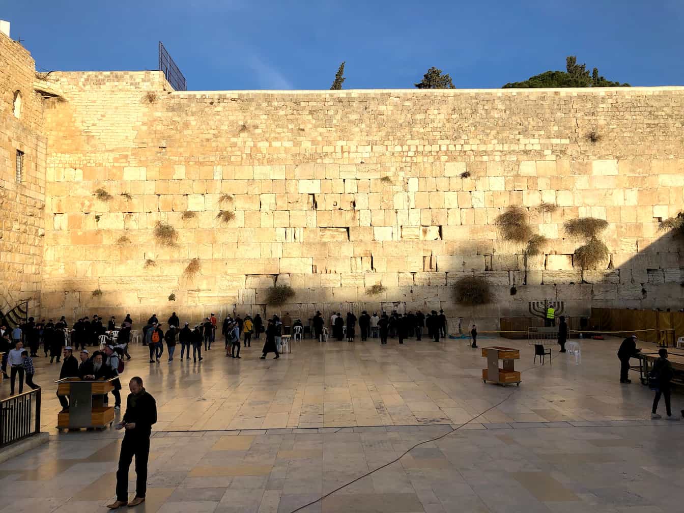 这就是著名的哭墙了